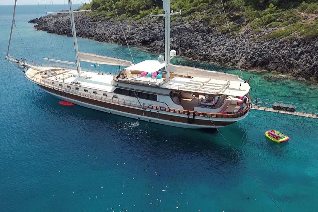 Photo #2 of Luce Del Mare